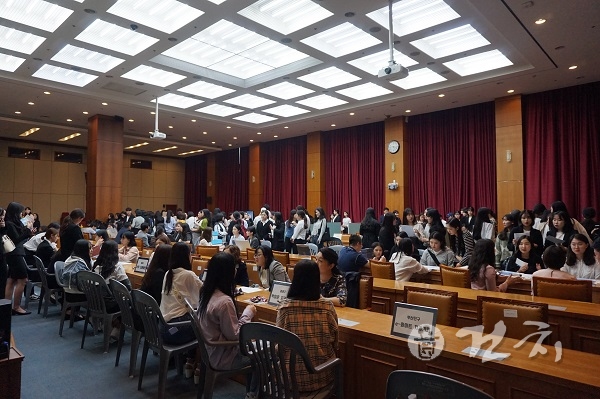 부산치 주최 '2019 취업박람회'가 지난달 26일 부산시청에서 열렸다.