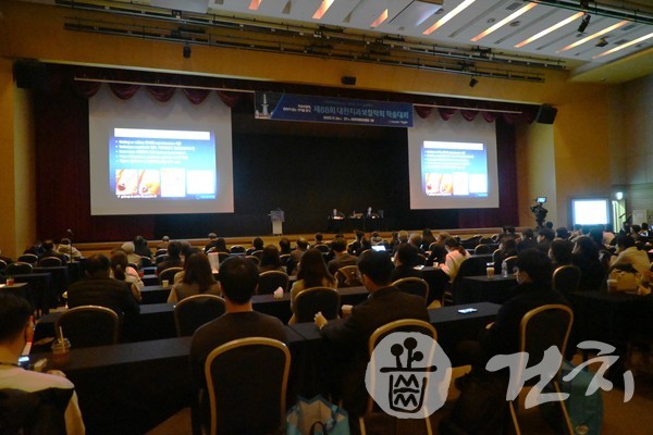 대한치과보철학회가 지난 11월 26일과 27일 대전컨벤션센터에서 제88회 학술대회를 개최했다.