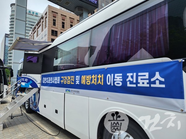 프레스센터 앞 서울광장 B구역에서 펼쳐진 체험부스 행사