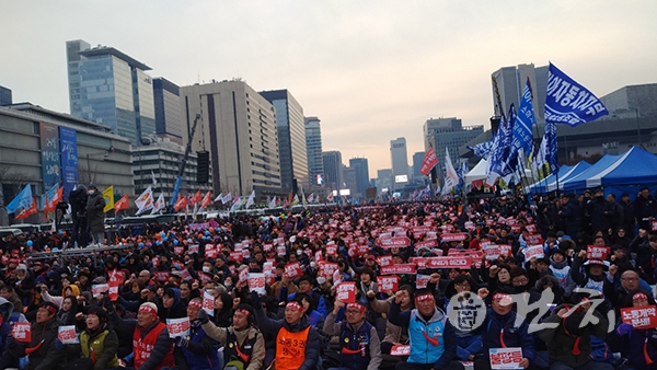 민중공동행동 주최, 2019 전국민중대회가 지난달 30일 광화문광장 일대에서 열렸다.