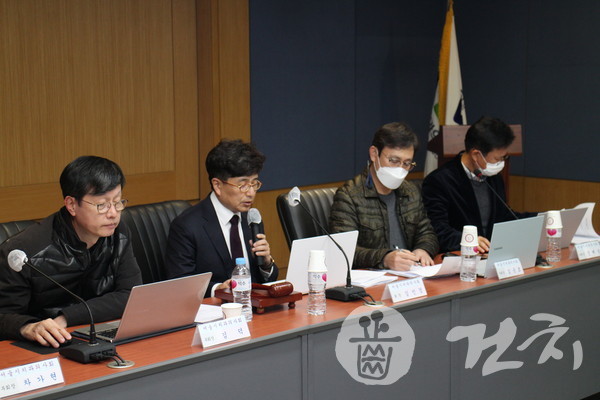 서울시치과의사회가 지난 3일 제8회 정기이사회를 개최했다.