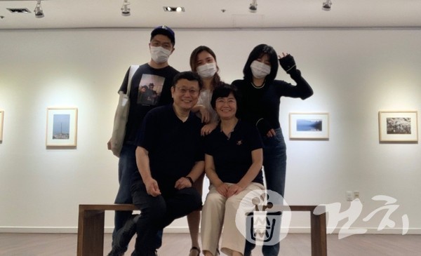 ‘김경년, 김민일 사진展’은 지난달 16일부터 29일까지 강릉시립미술관에서 개최됐다.